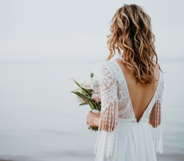 Jak wybrać idealną suknię ślubną w stylu boho?