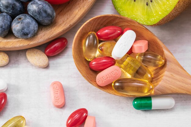 Proces suplementacji – kluczowe korzyści i możliwe skutki uboczne stosowania tabletek z dodatkiem aminokwasów