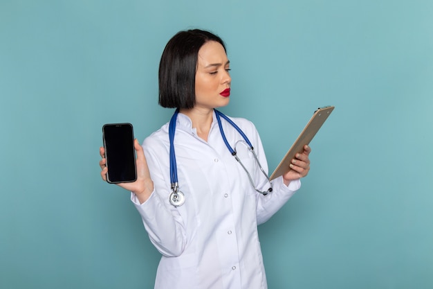 Jak nowoczesne technologie mobilne wspierają profesjonalistów w dziedzinie wyrobów medycznych?